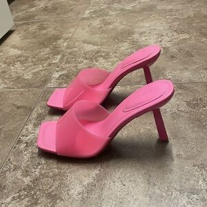 NWOT pink kitten heels